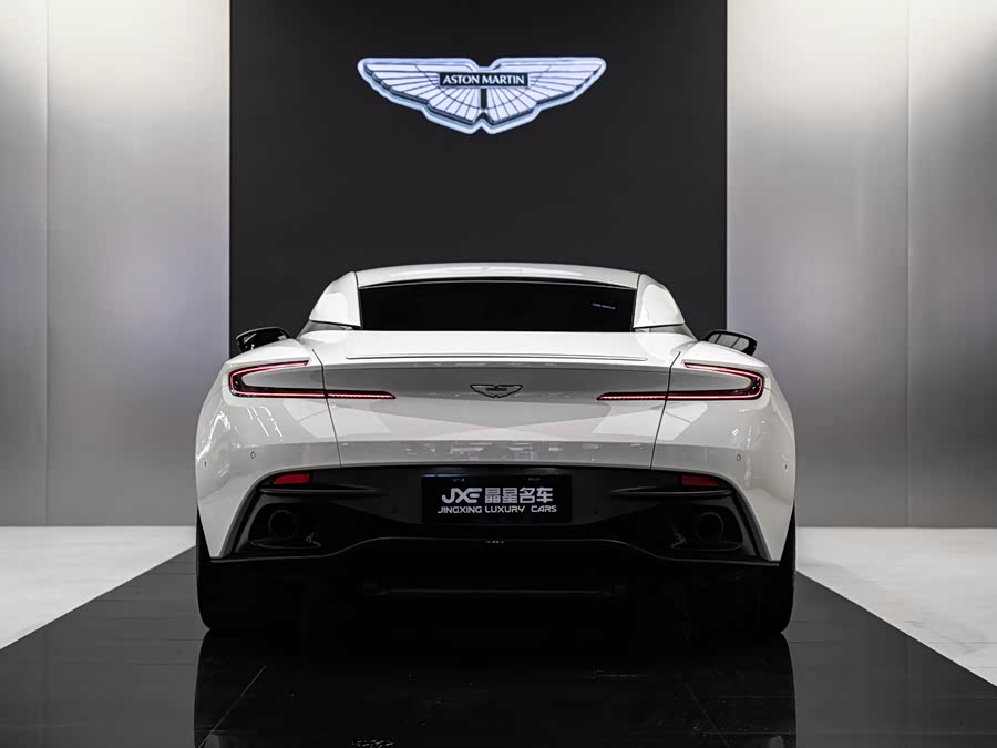 Aston Martin DB11 2018, фото 14