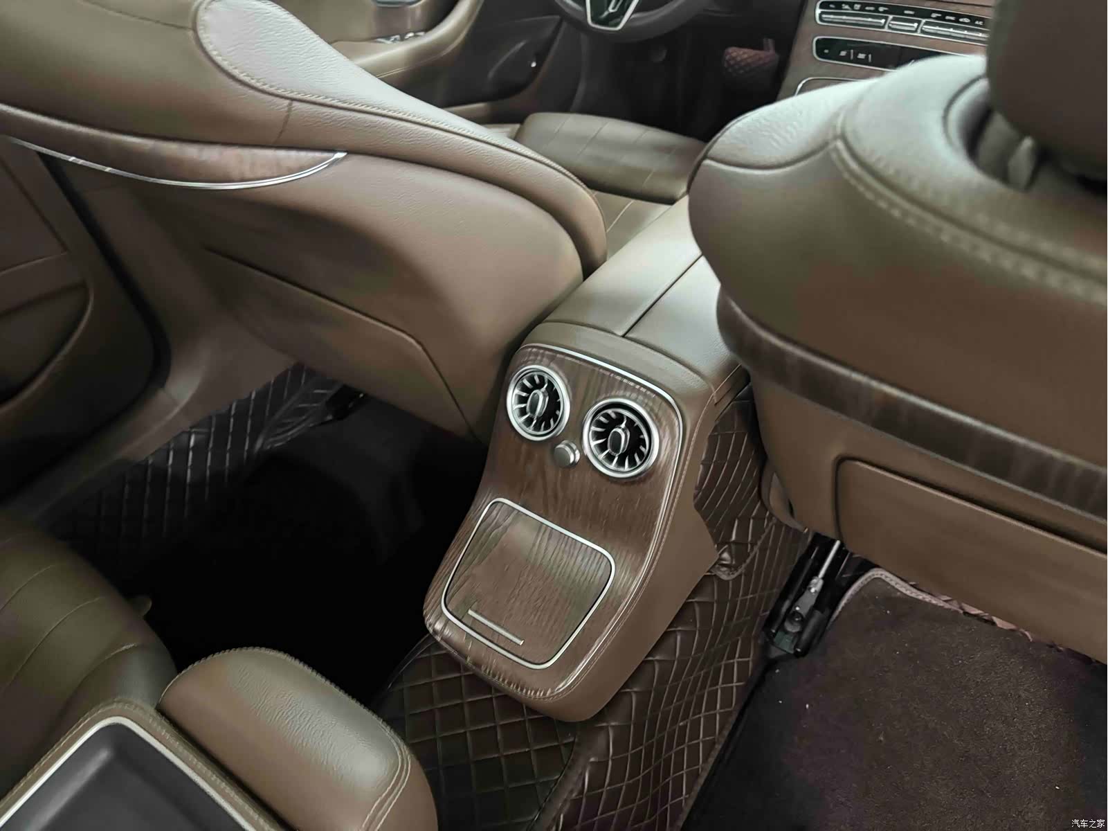 Mercedes-Benz E-Class, 2022 12