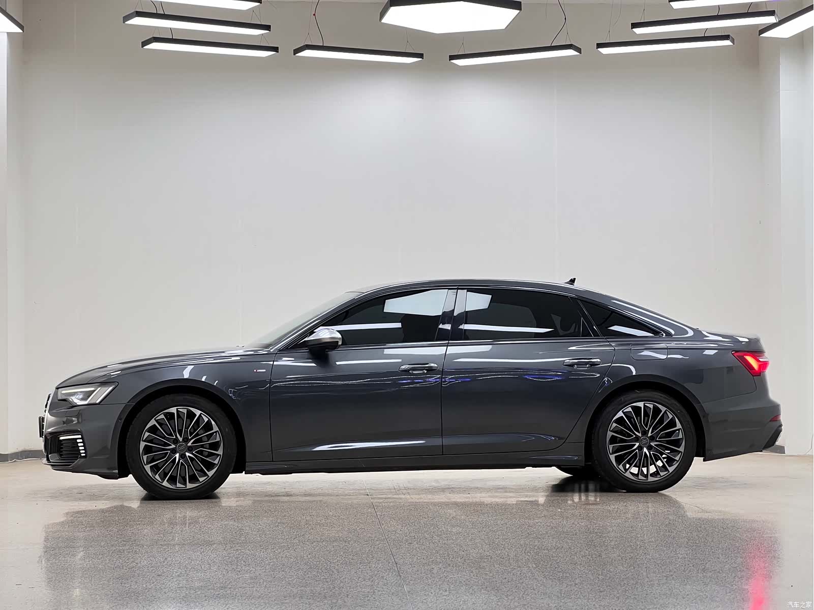 Audi A6L, 2021 4