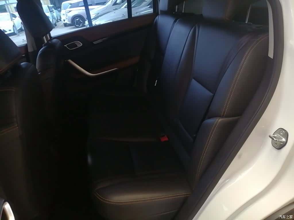 DongFeng AX4, 2018 17