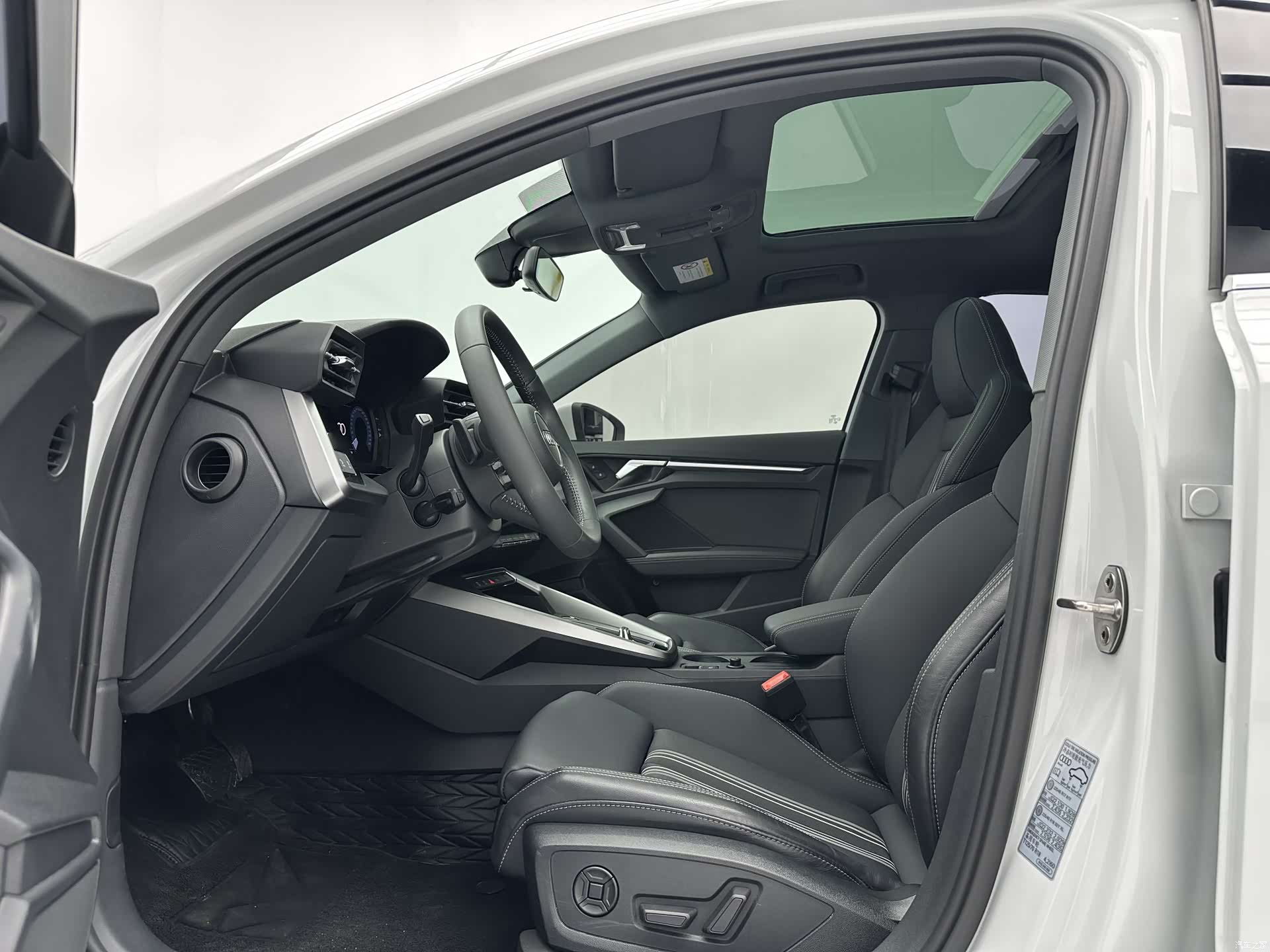 Audi A3, 2022 все фото