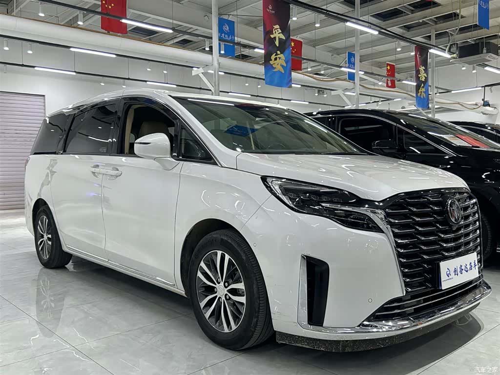 Buick GL8, 2023 3