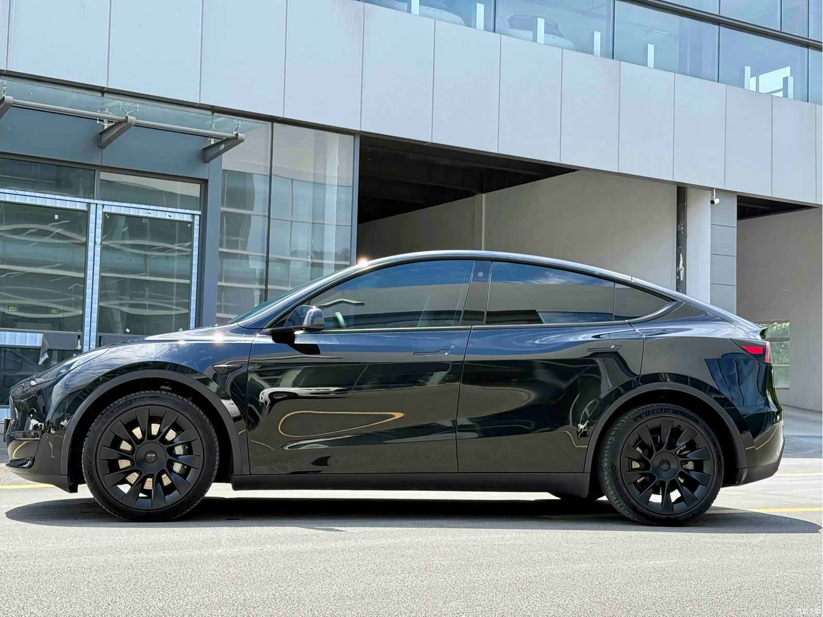 Tesla Model Y, 2021 6