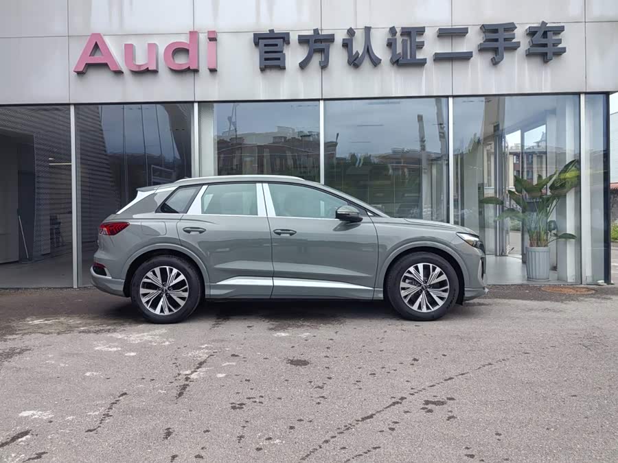 Audi Q4 e-tron 2024, фото 3