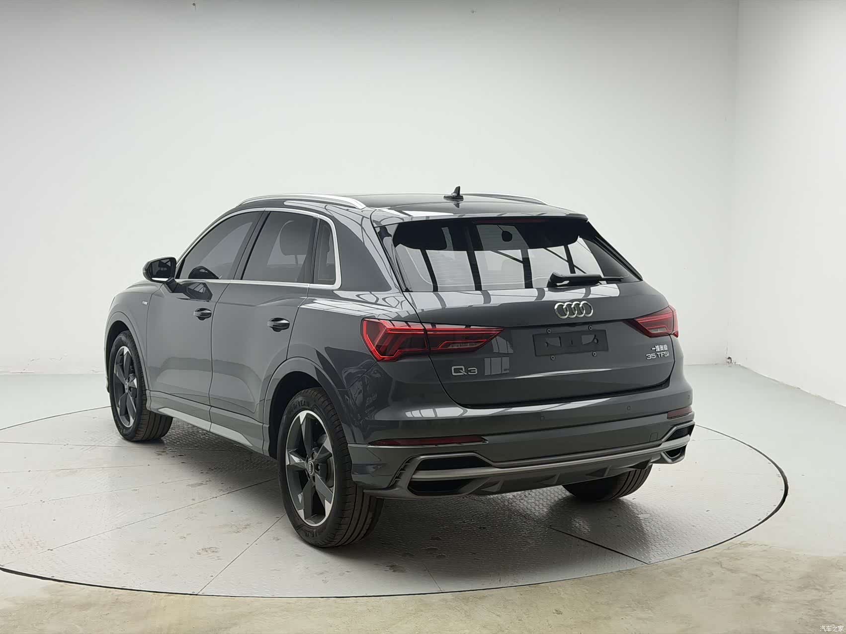 Audi Q3, 2023 4