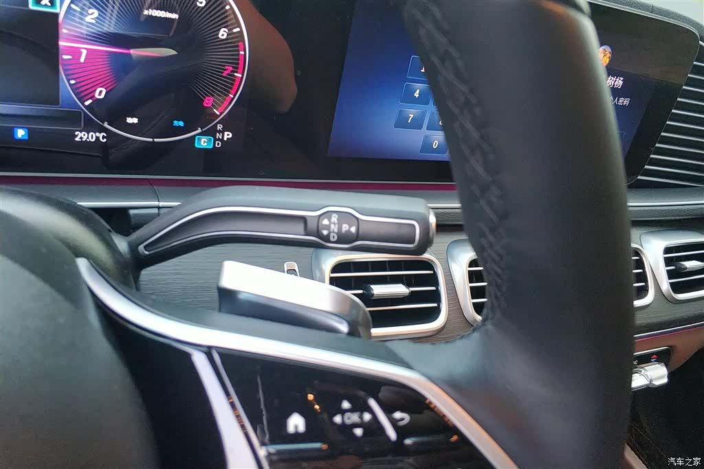 Mercedes-Benz GLE, 2024 16