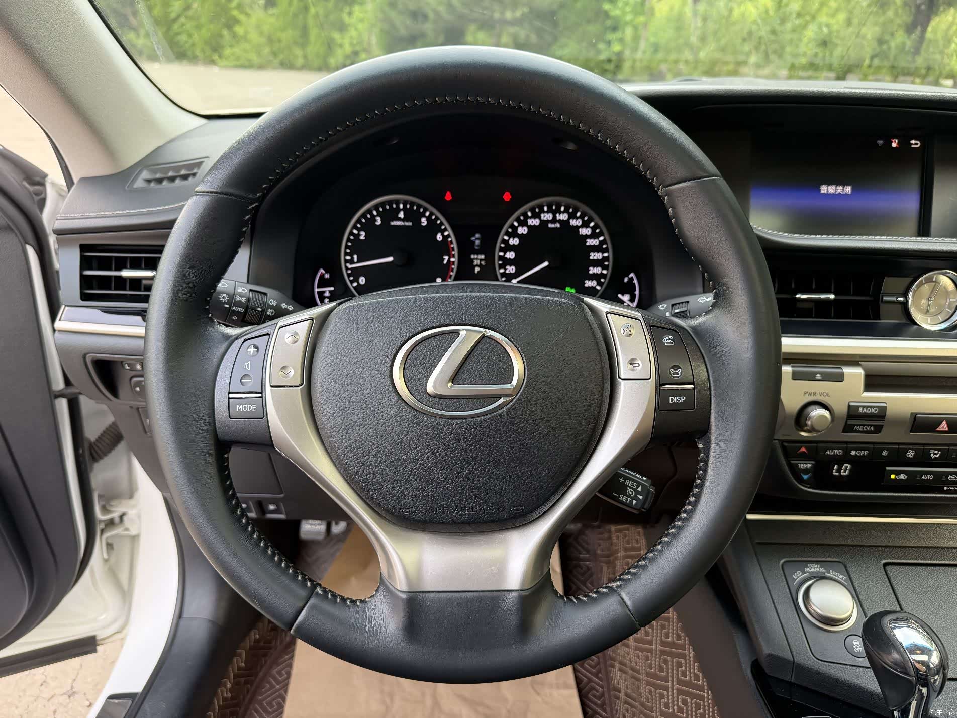 Lexus ES, 2015 18