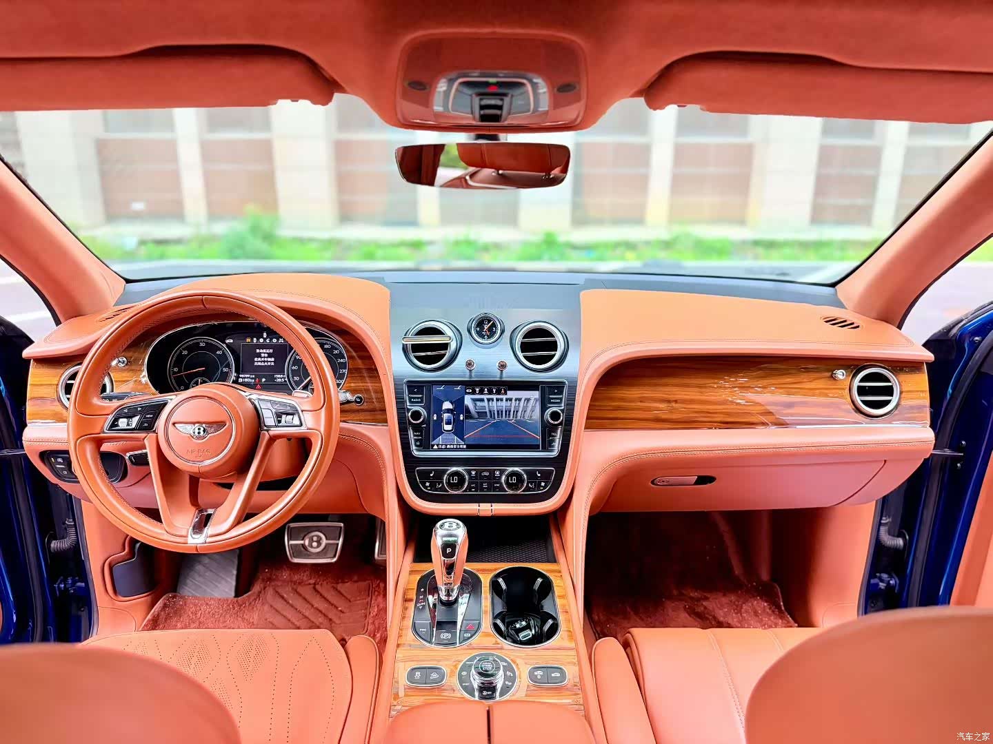 Bentley Bentayga, 2018 все фото