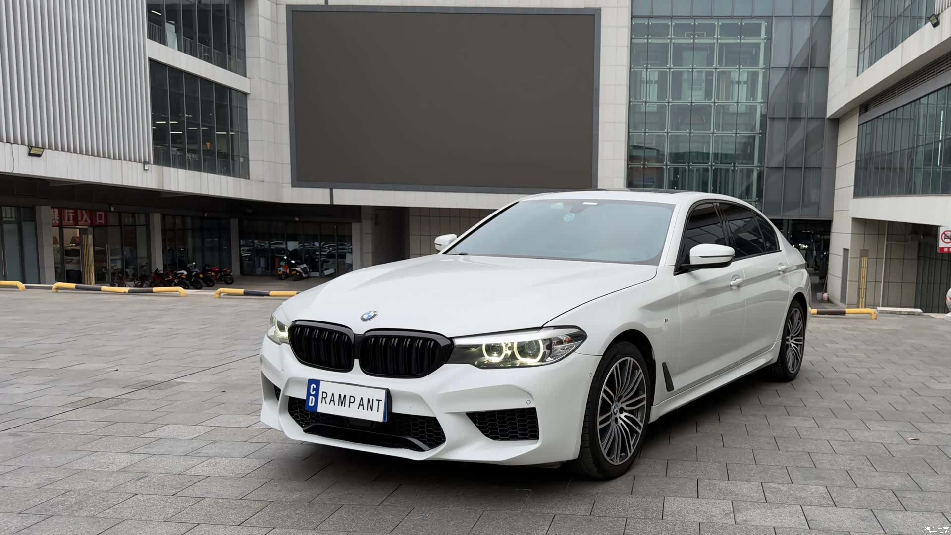 BMW 5 Series, 2019 1