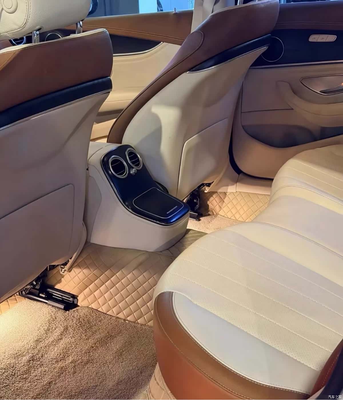 Mercedes-Benz E-Class, 2022 все фото