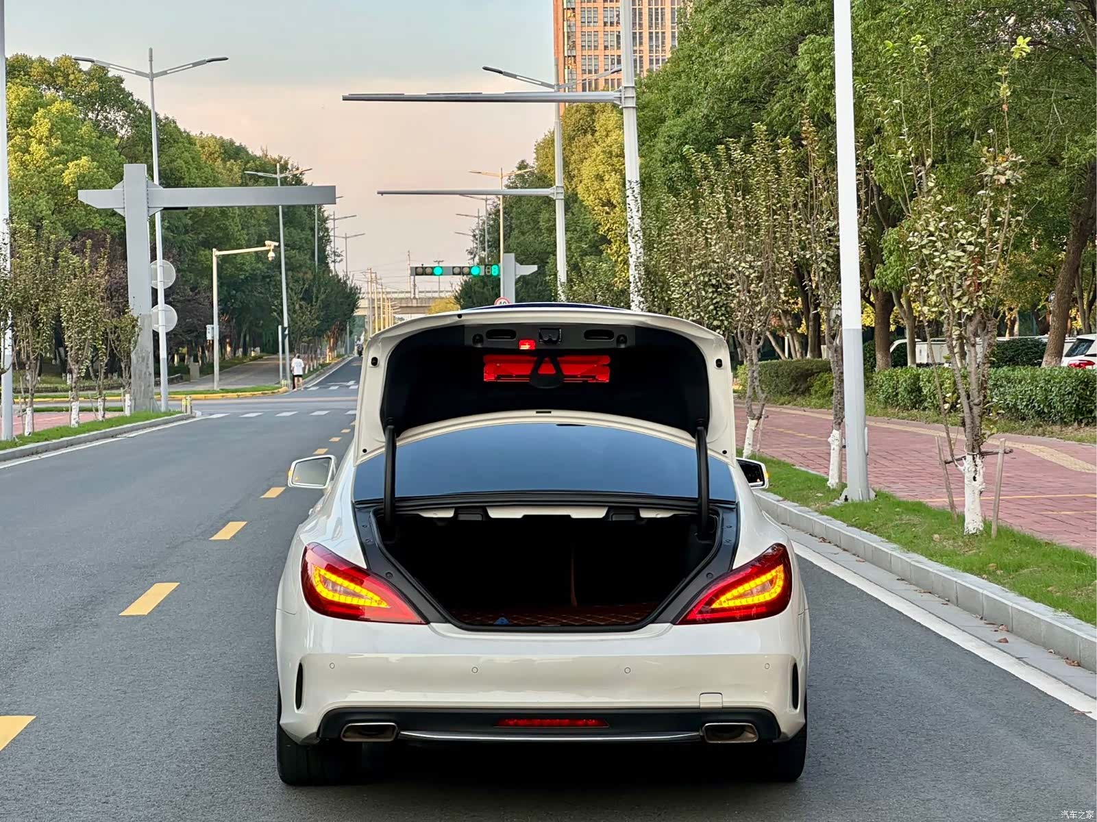 Mercedes-Benz CLS, 2018 18