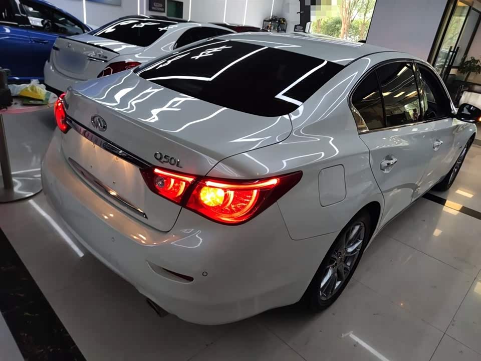 Infiniti Q50L