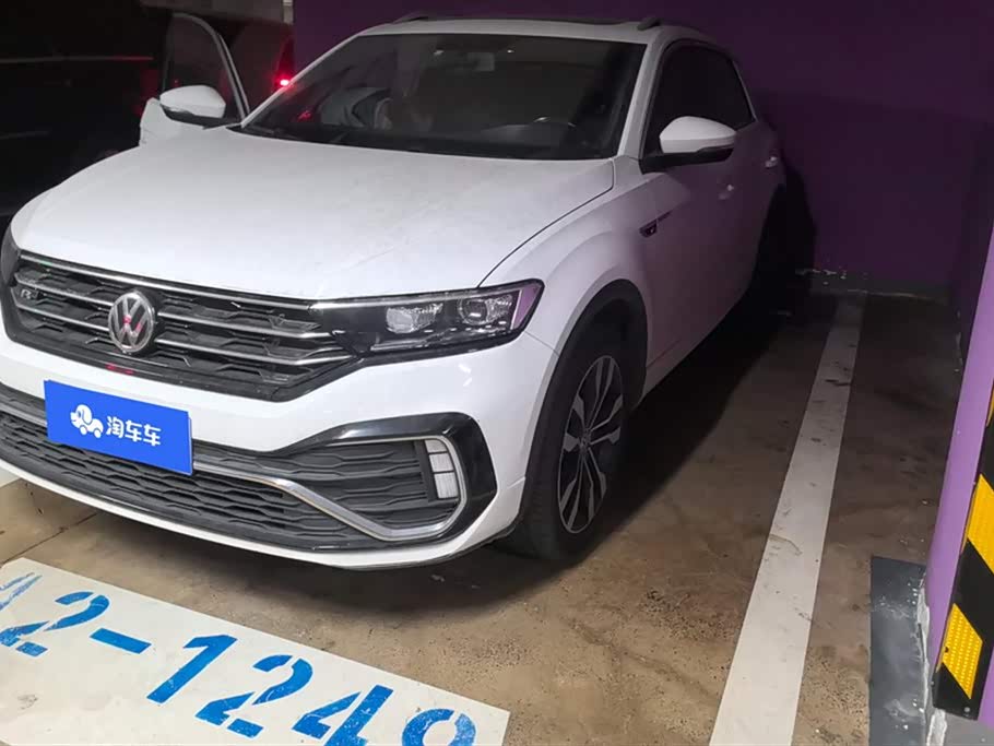 Volkswagen T-ROC exploring Songs