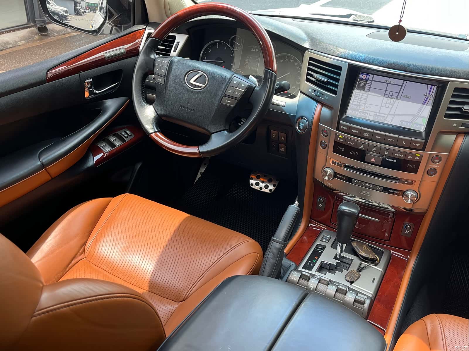 Lexus LX, 2015 10