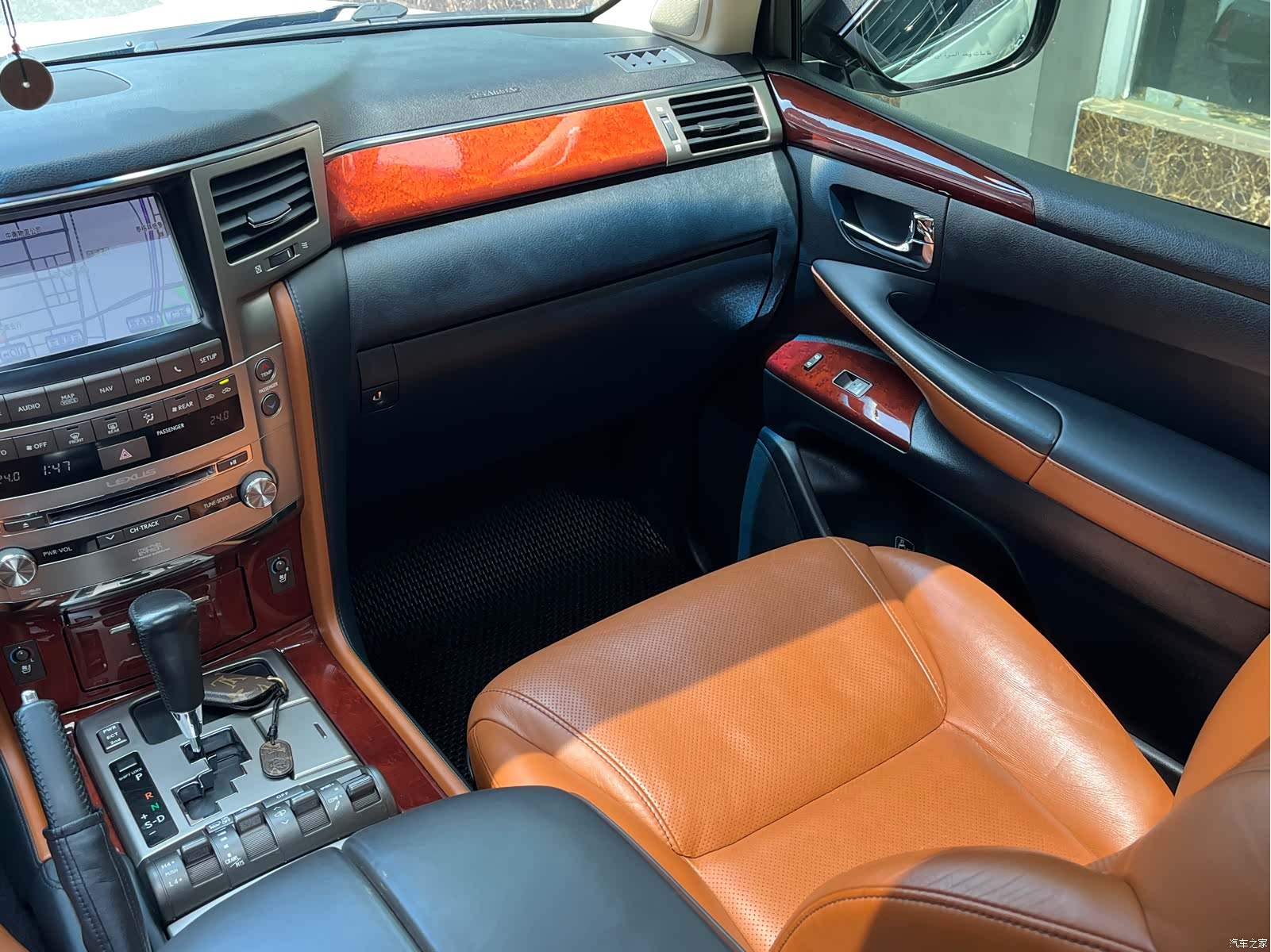 Lexus LX, 2015 11