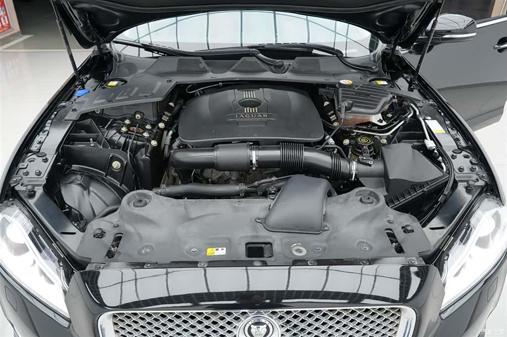 Jaguar XJ, 2013 30