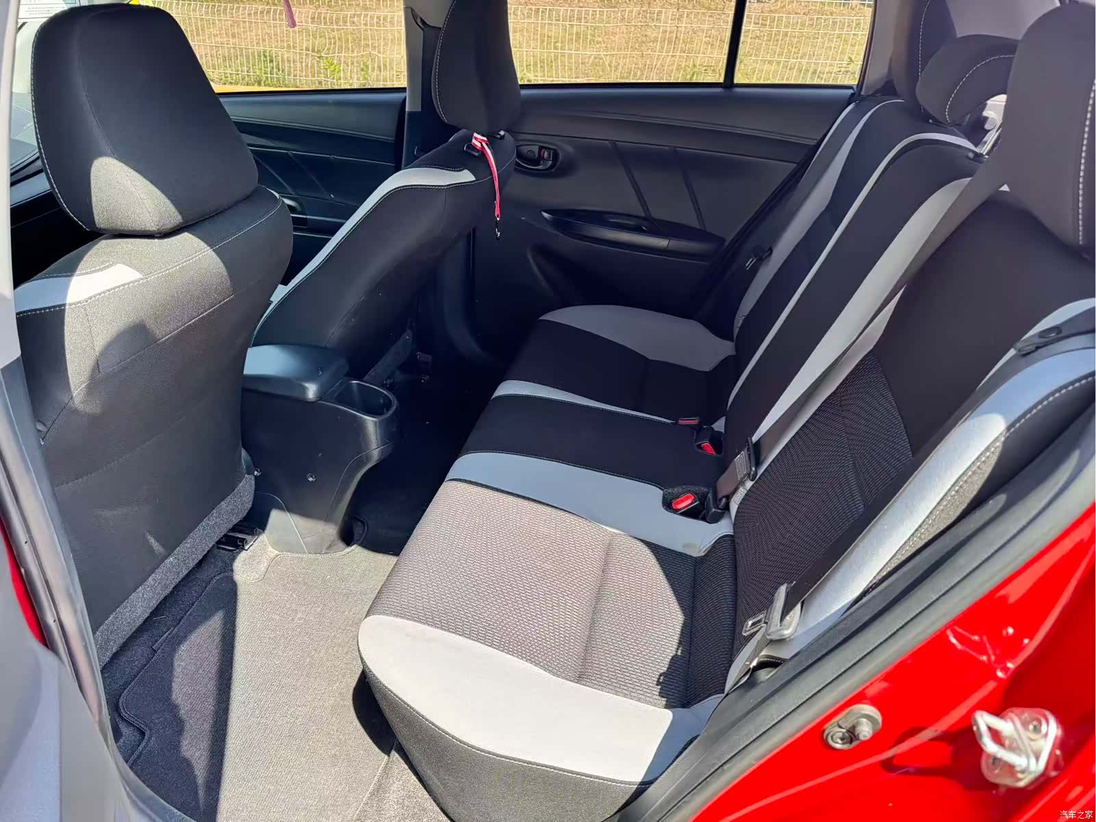 Toyota YARiS L, 2020 7
