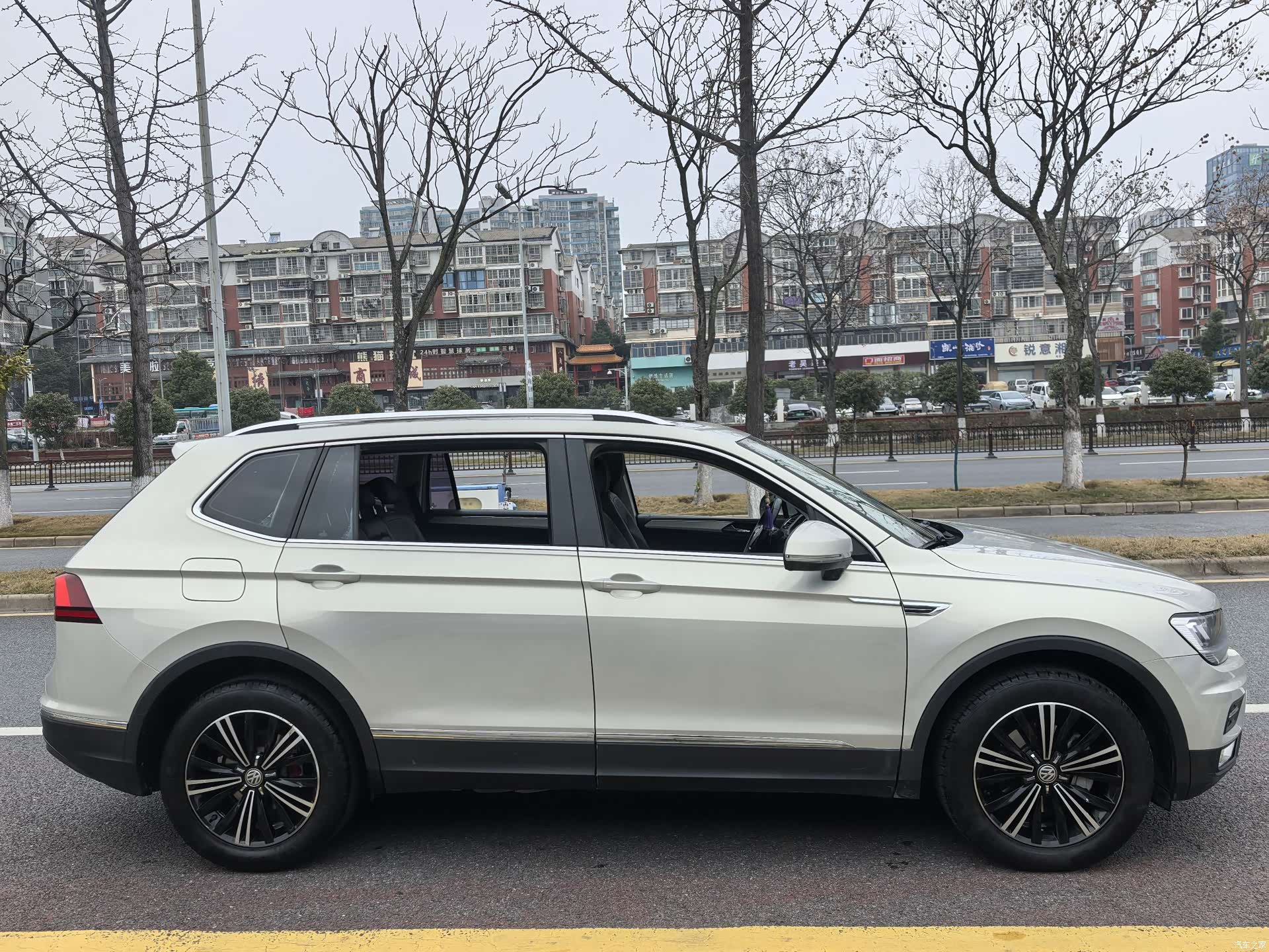 Volkswagen Tiguan L, 2020 6