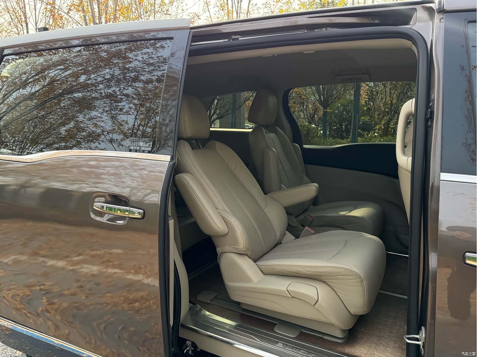 Buick GL8, 2017 19