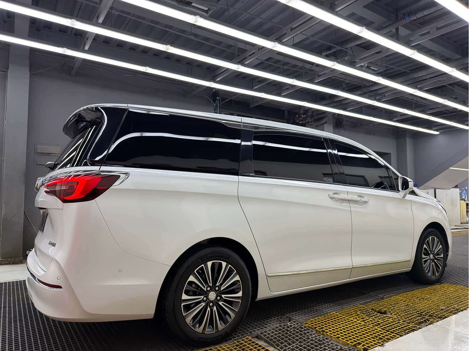 Buick GL8, 2022 6