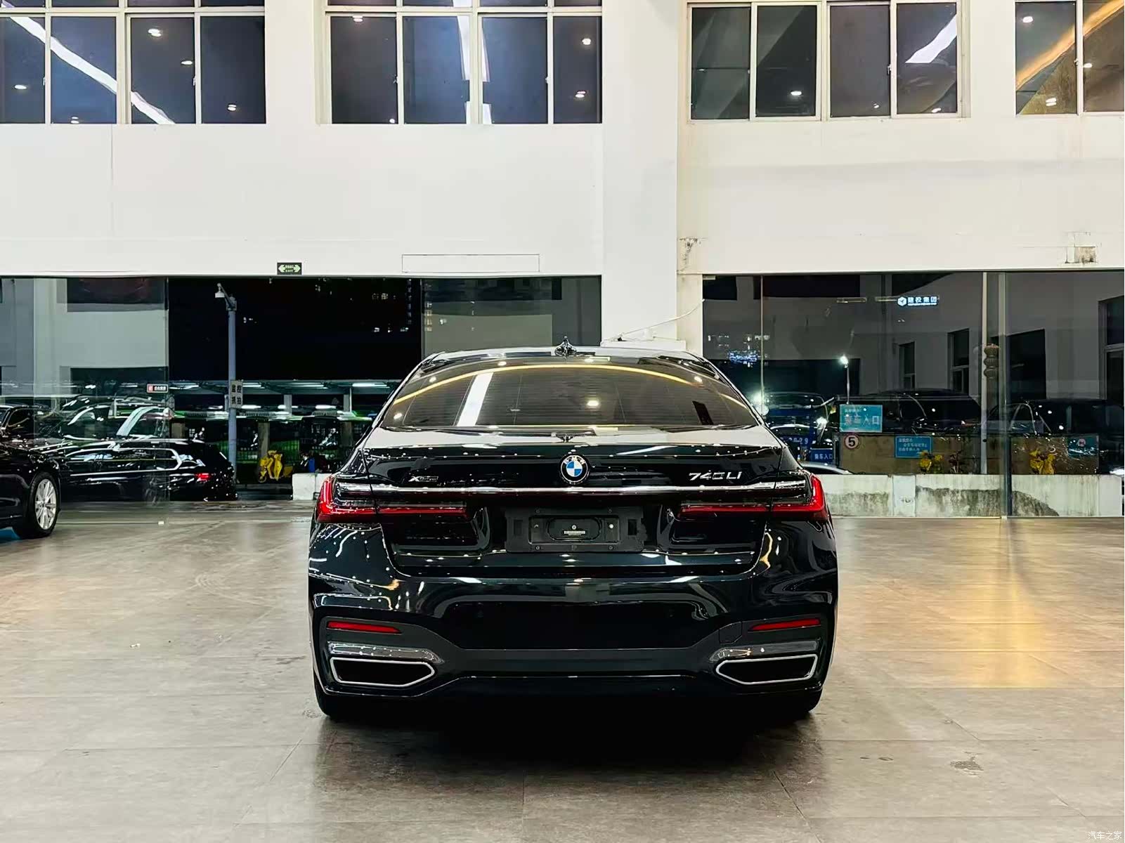 BMW 7 Series, 2021 все фото