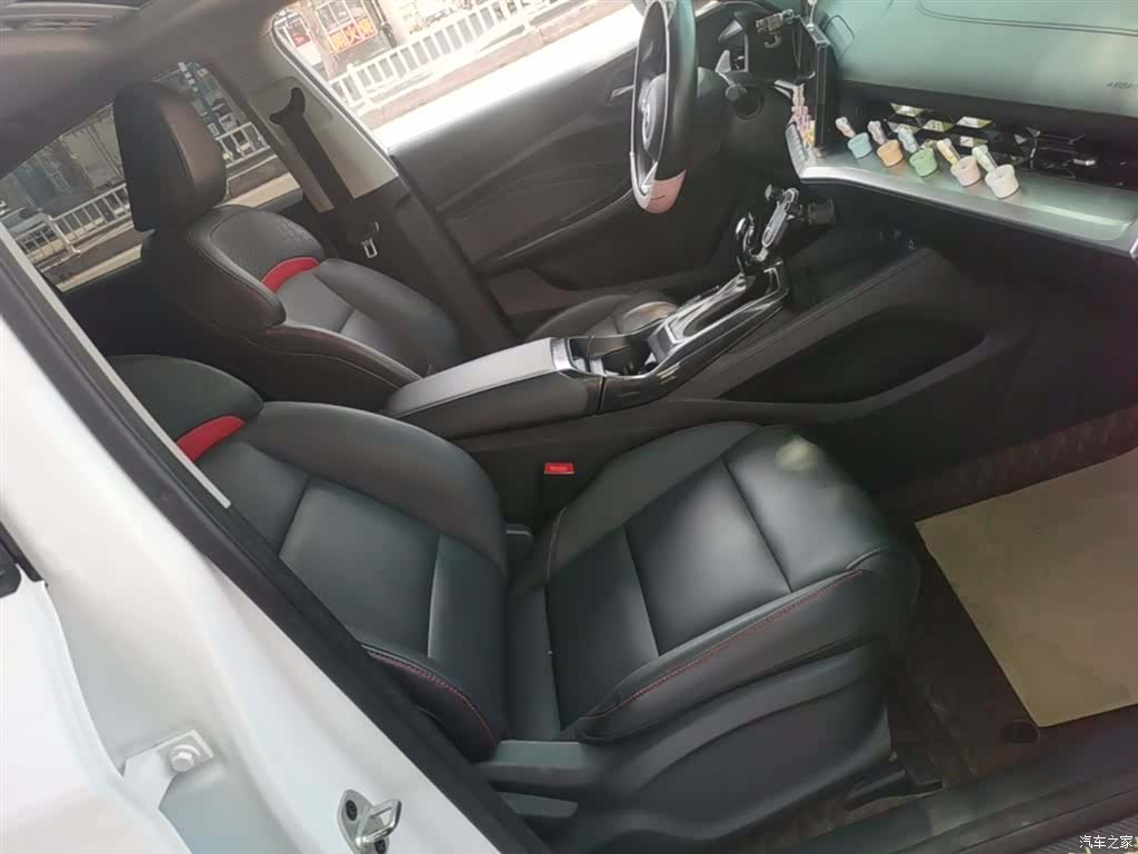 MG MG5, 2023 25