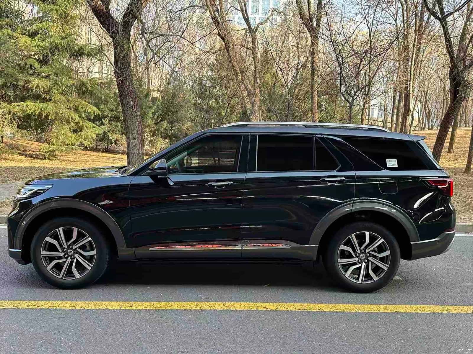 Ford Explorer, 2023 все фото