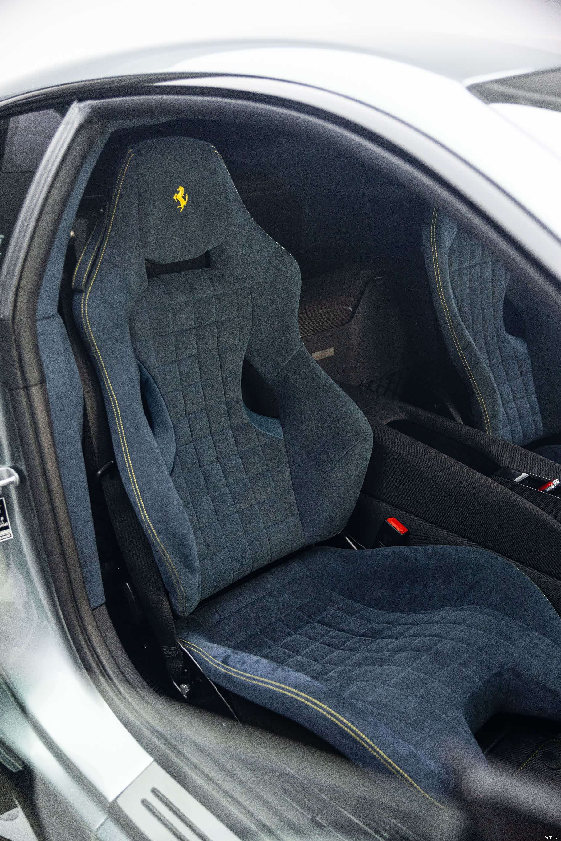 Ferrari 812, 2023 26
