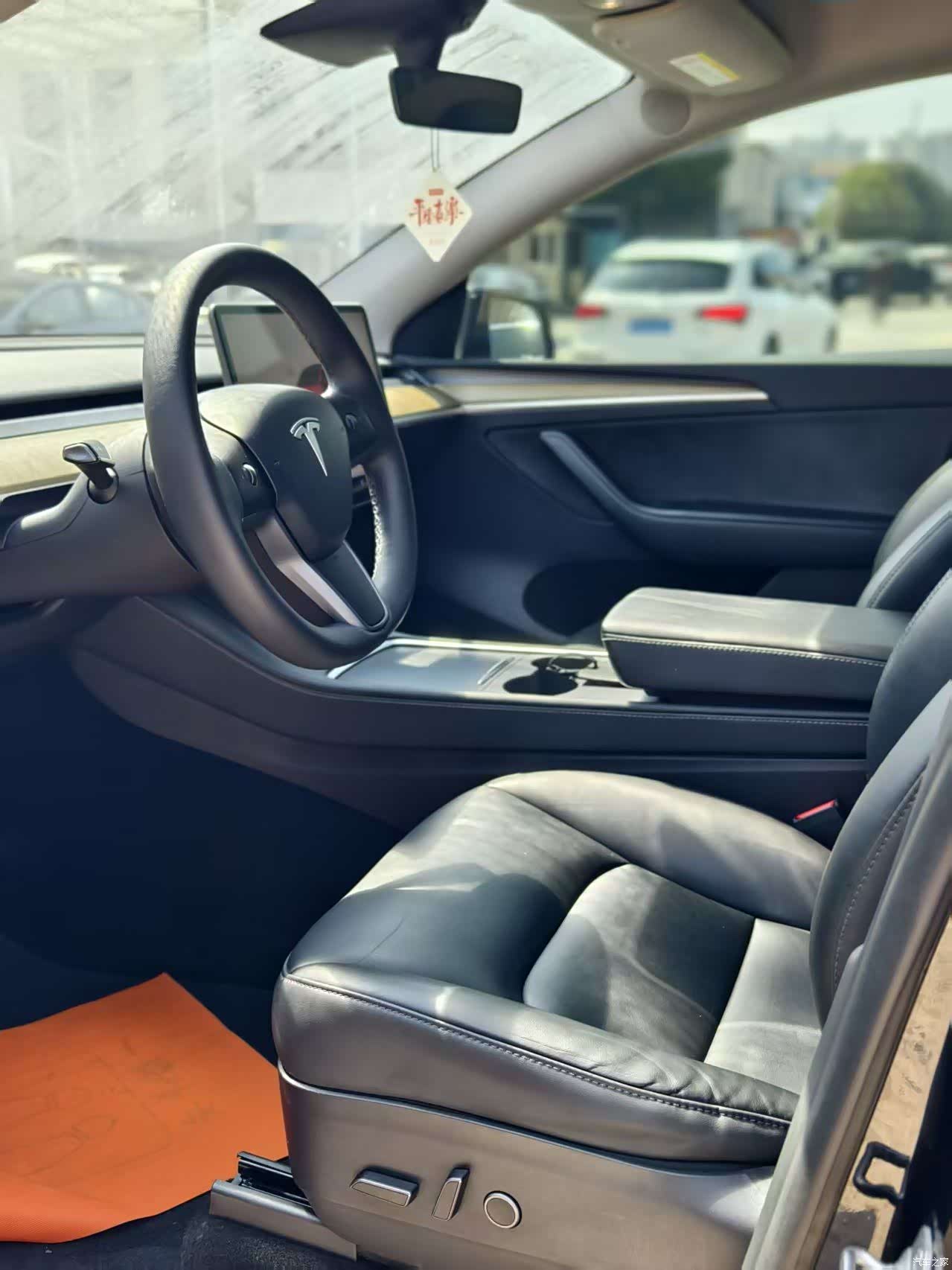 Tesla Model Y, 2022 4