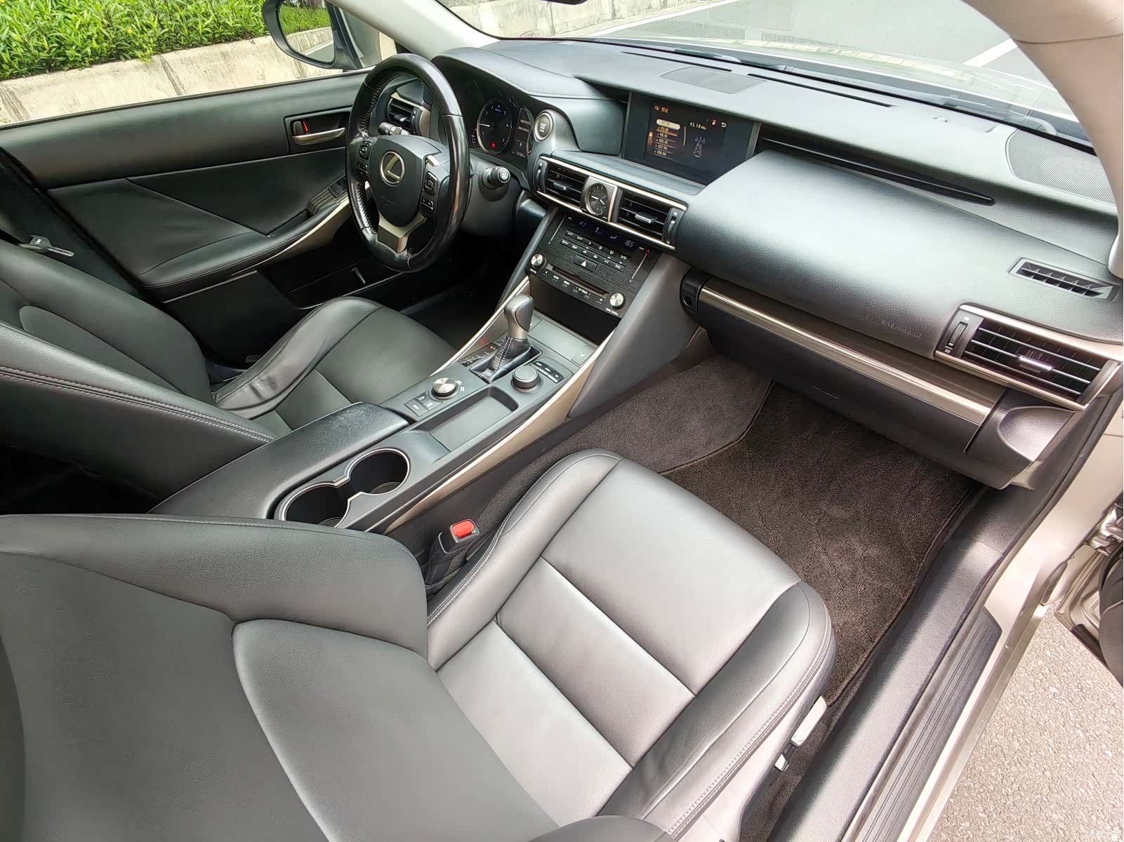 Lexus IS, 2018 11