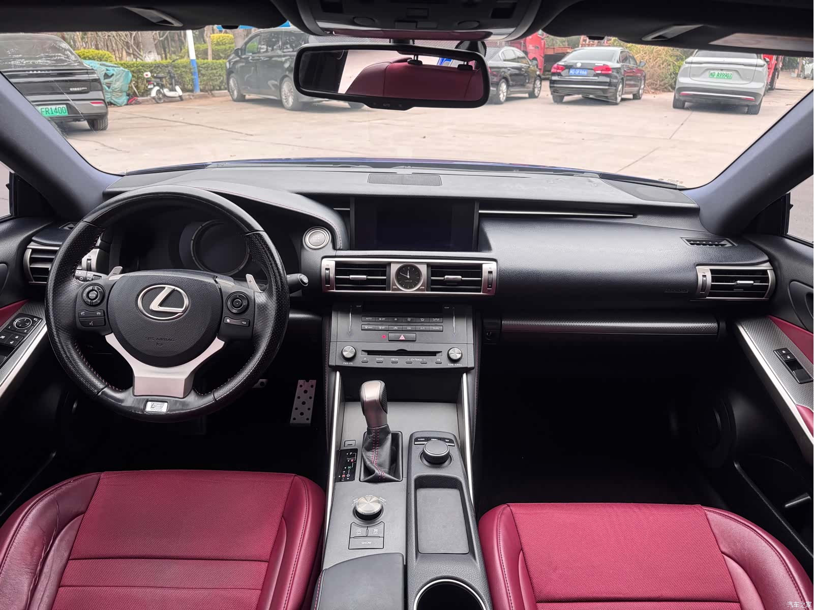 Lexus IS, 2016 6