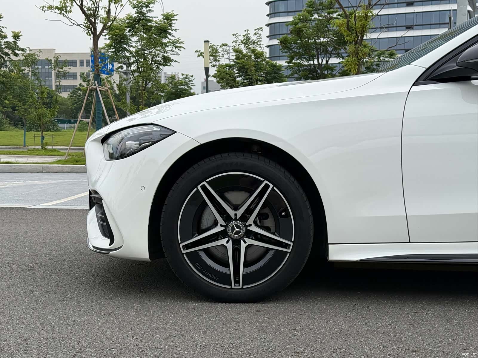 Mercedes-Benz C-Class, 2024 3