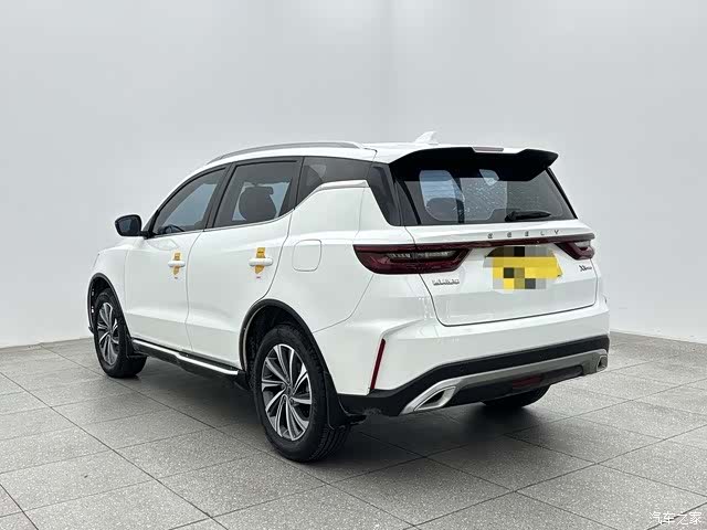 Geely X6, 2022 4