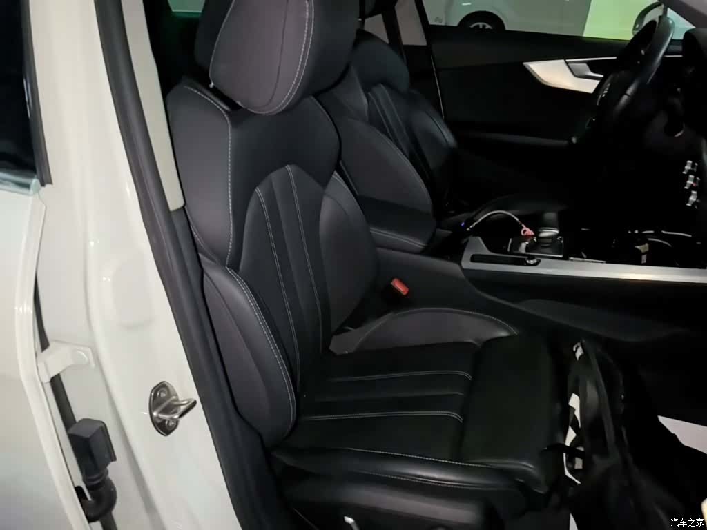 Audi A4L, 2024 25