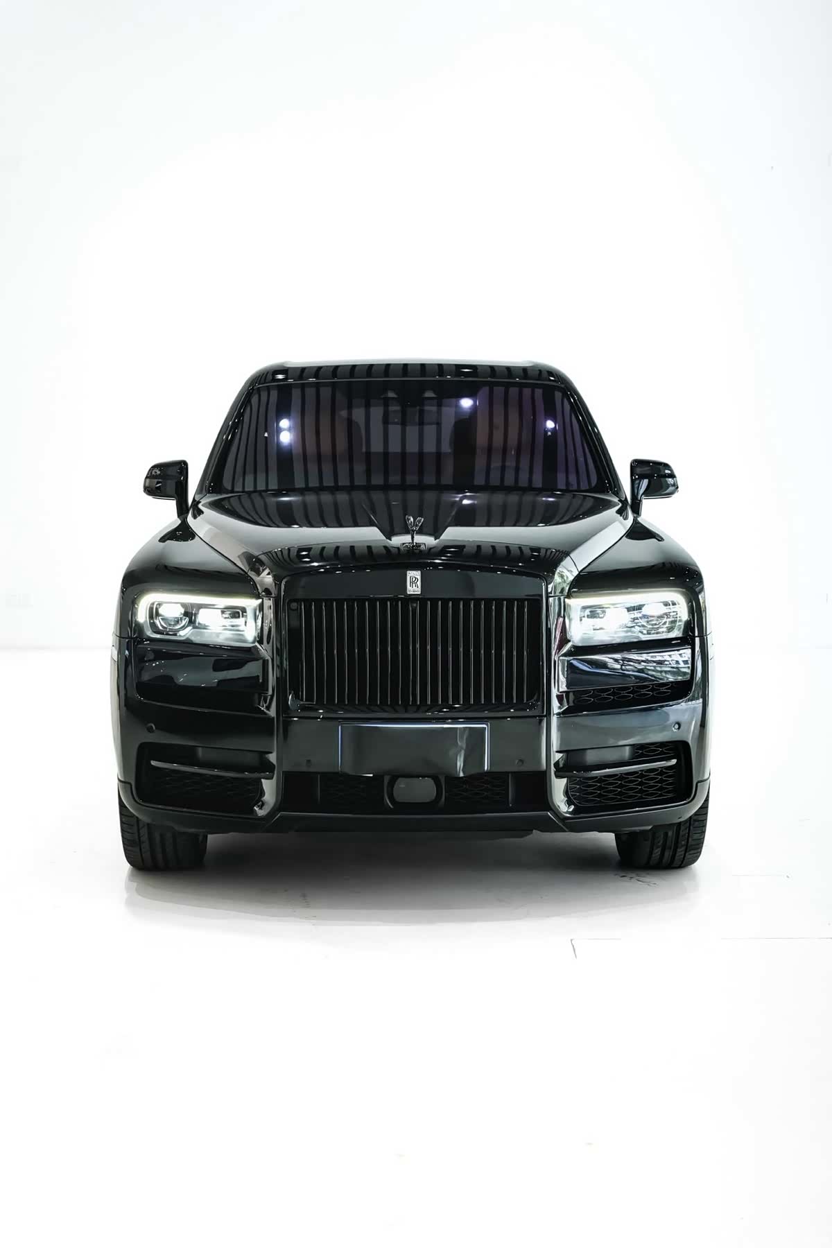 Rolls-Royce Cullinan, 2023 3