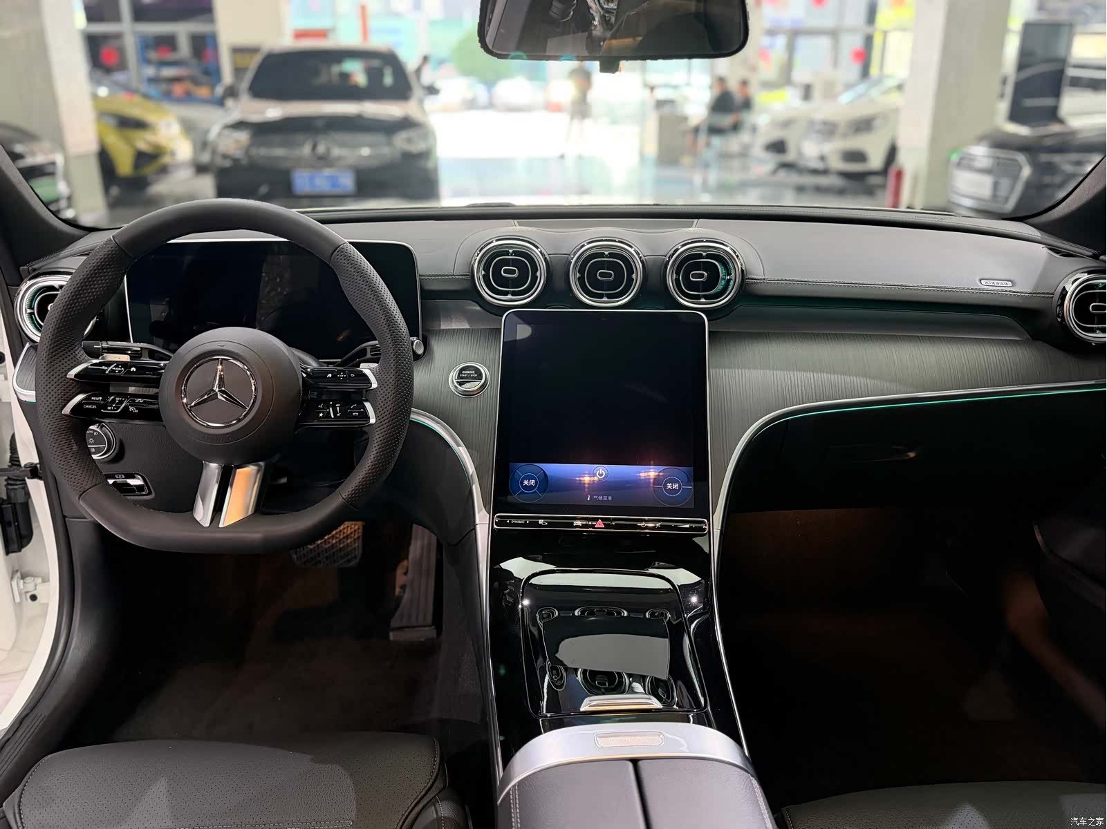 Mercedes-Benz C-Class, 2024 9