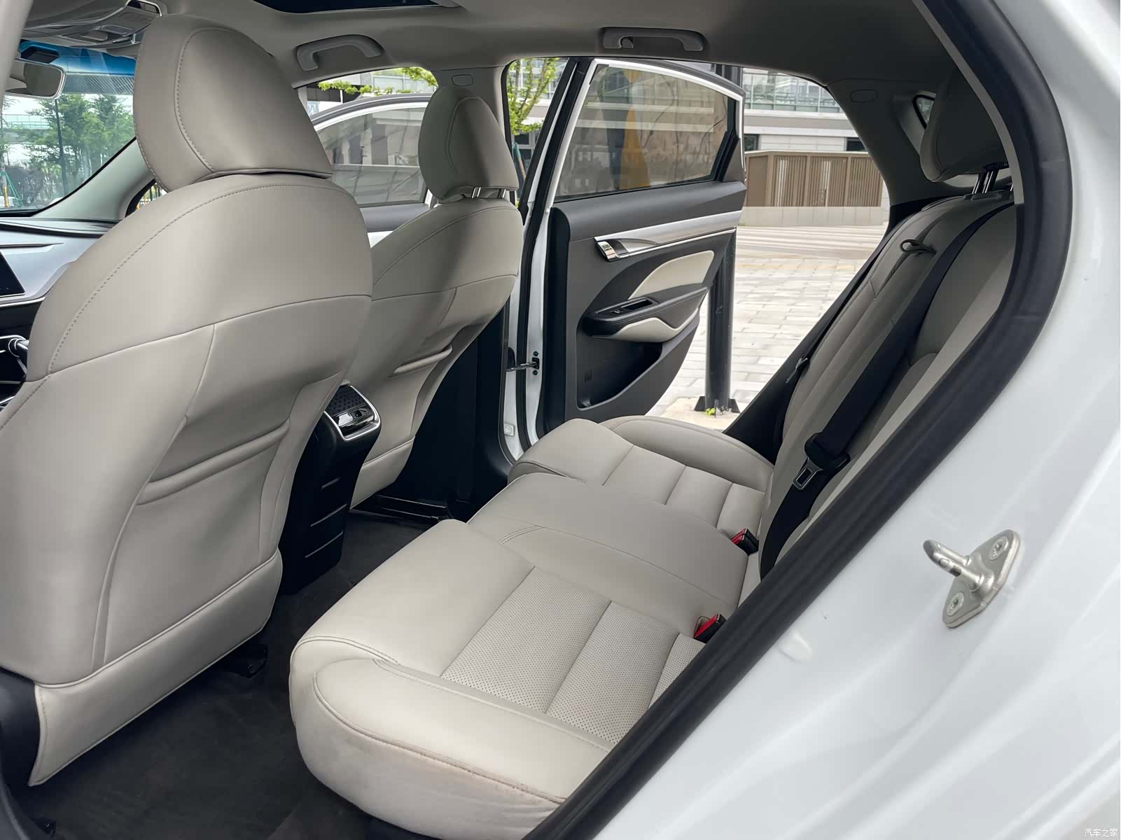 Geely Binray, 2019 7