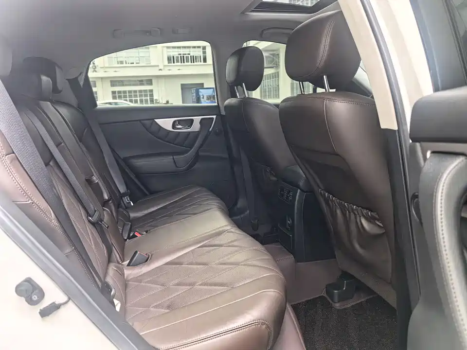 Infiniti QX70 Infiniti QX70