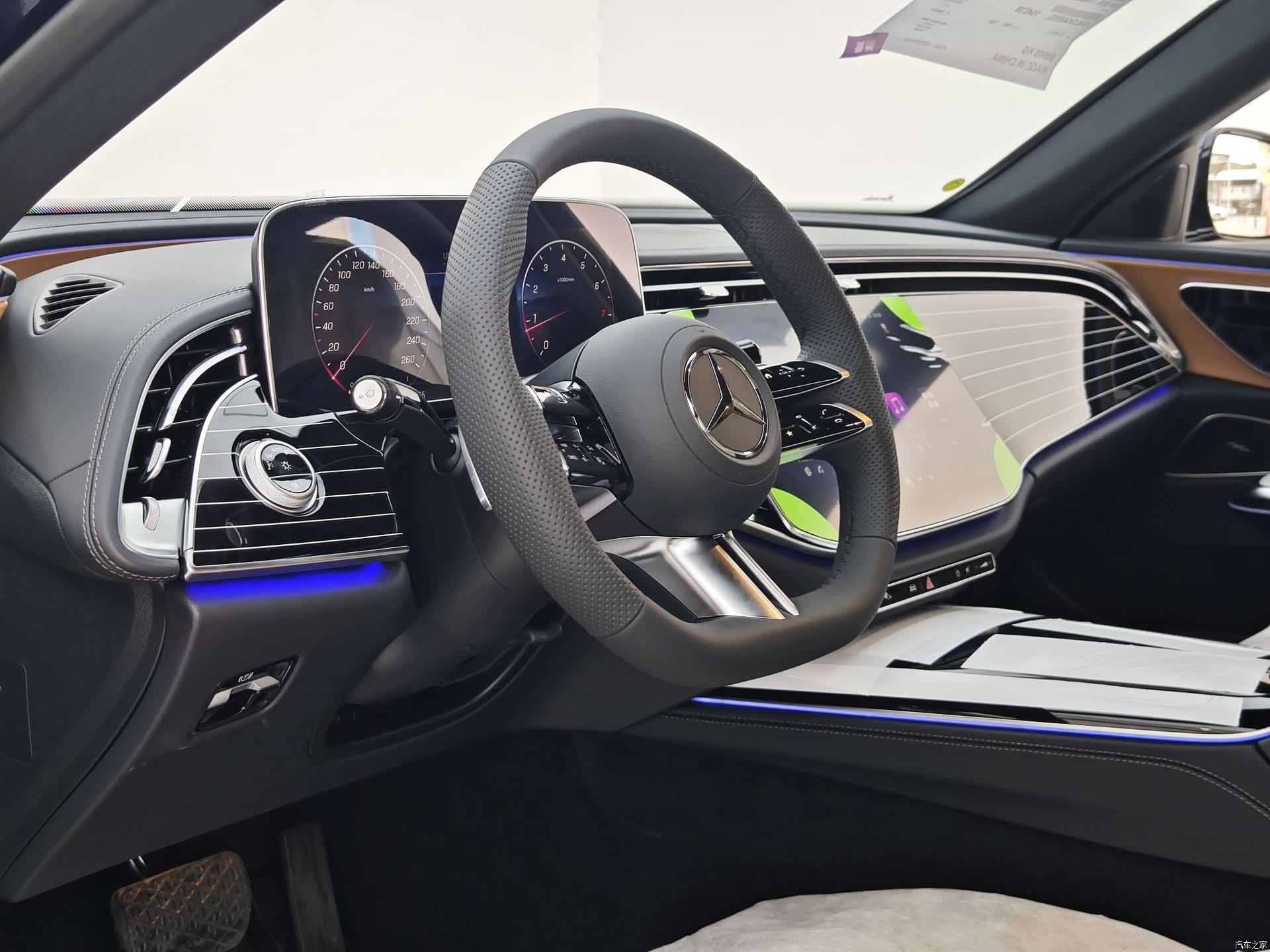 Mercedes-Benz E-Class, 2026 21