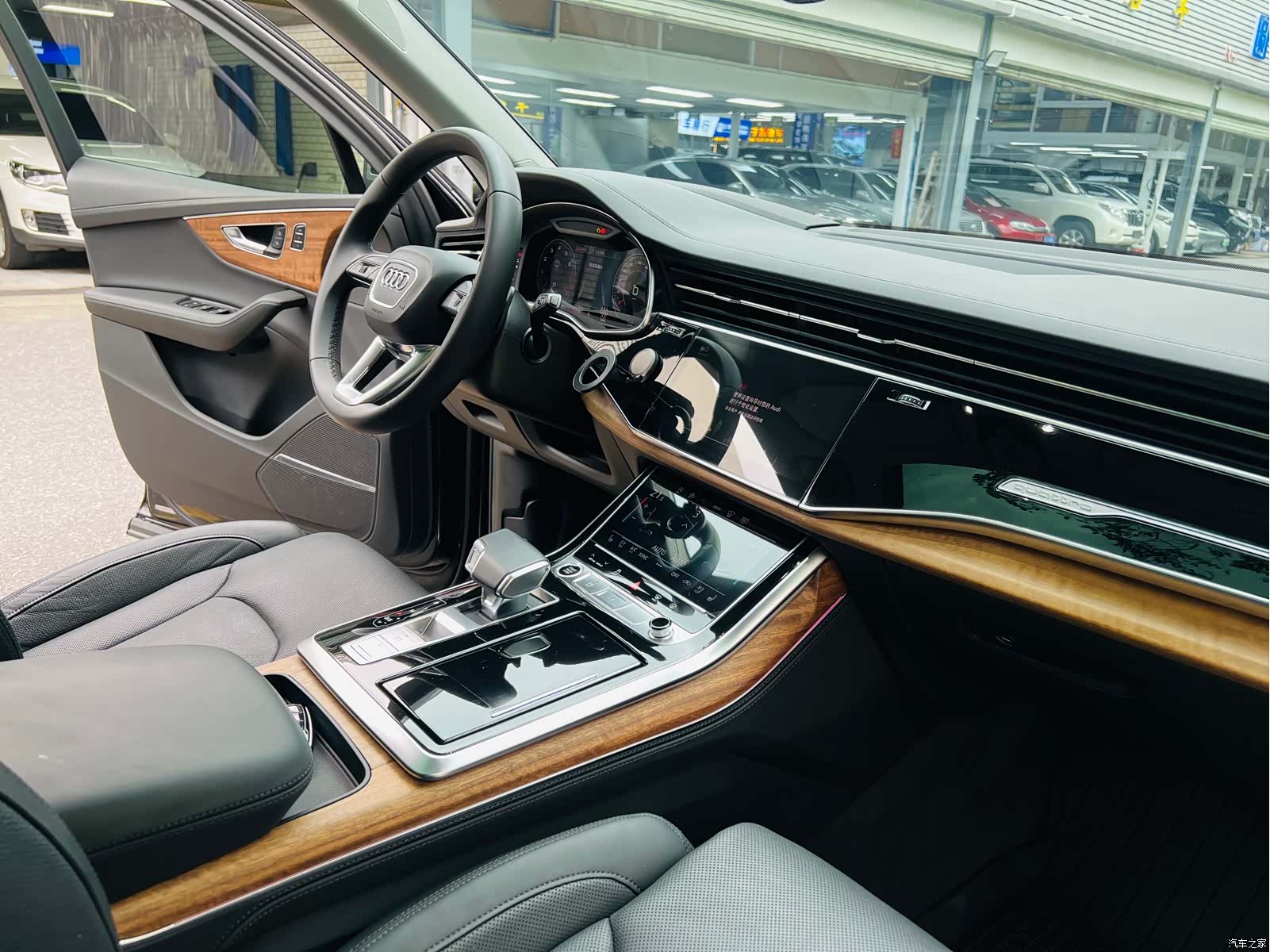 Audi Q7, 2023 14