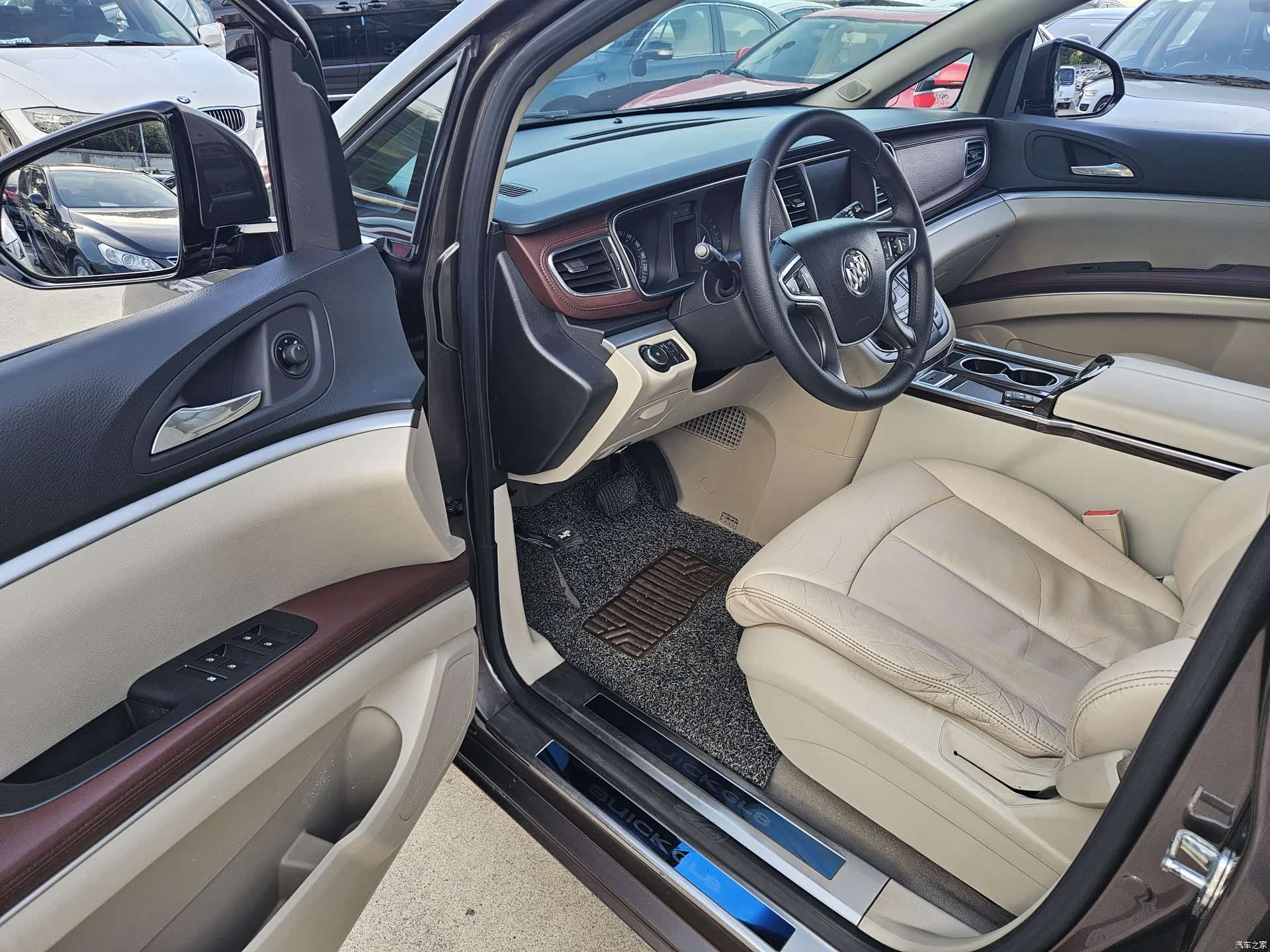 Buick GL8, 2017 все фото