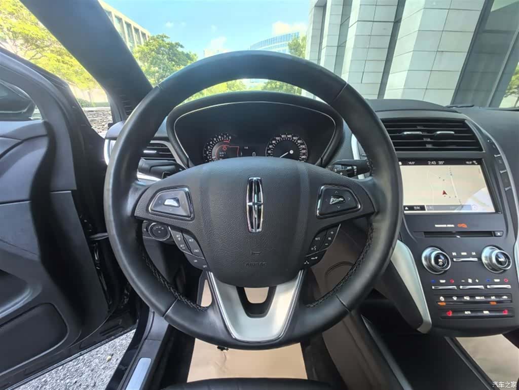 Lincoln MKC, 2017 14