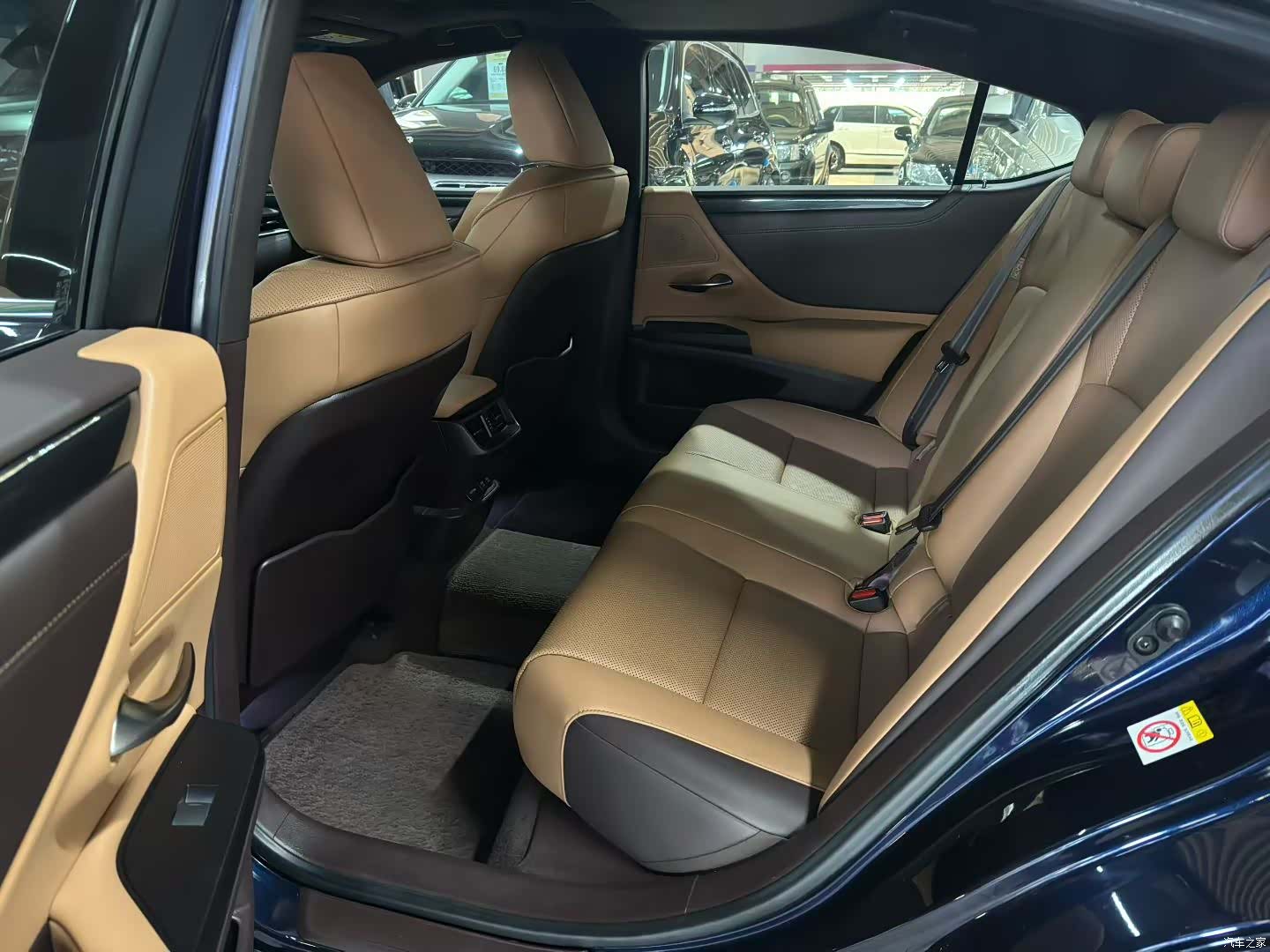 Lexus ES, 2019 6