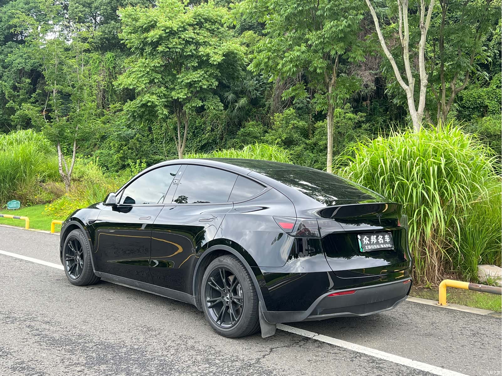 Tesla Model Y, 2022 4