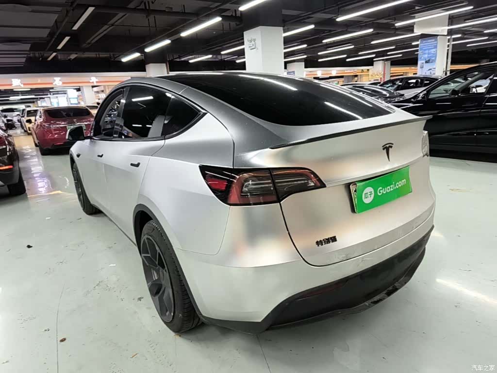 Tesla Model Y, 2023 все фото