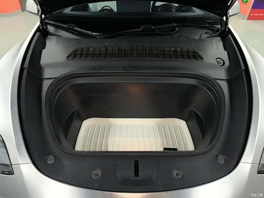 Tesla Model Y, 2023 20