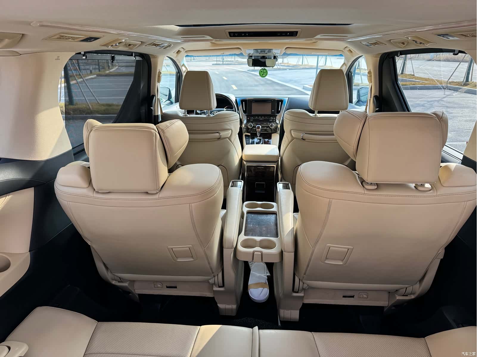 Toyota Alphard, 2019 13