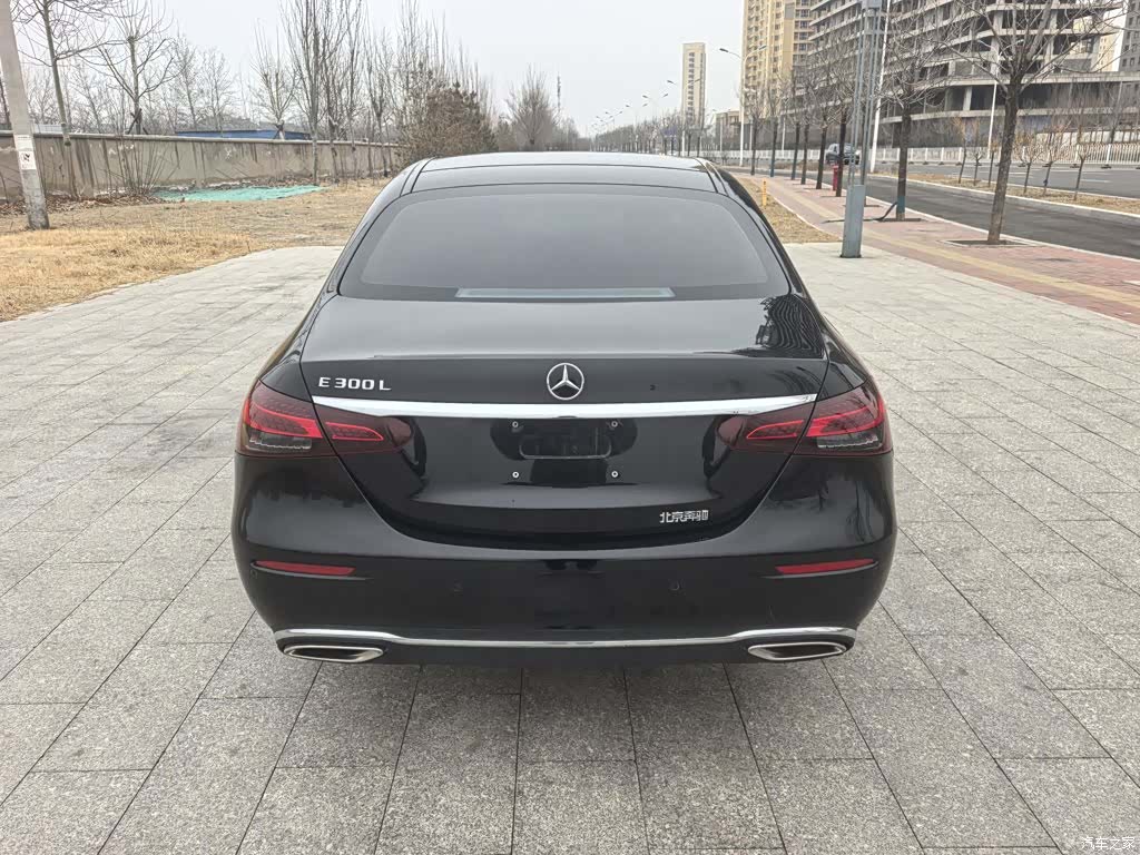 Mercedes-Benz E-Class, 2022 11
