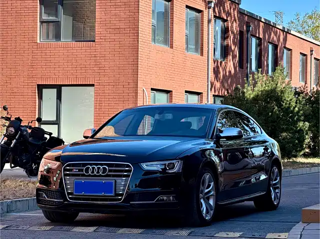 Audi S5 2015 — купить из Китая под заказ
