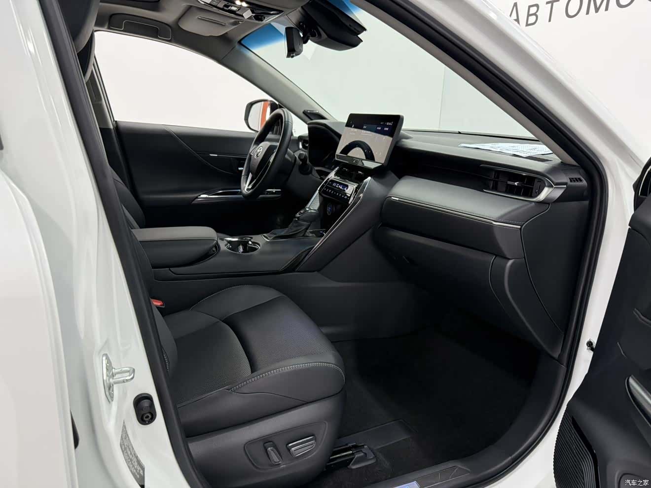 Toyota Venza, 2022 22